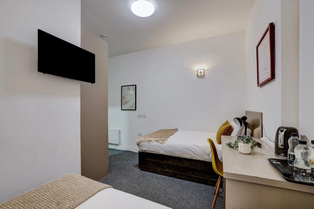 Отель Belvilla Ilford Station Hotel, 4 min from Elizabeth line в Лондоне