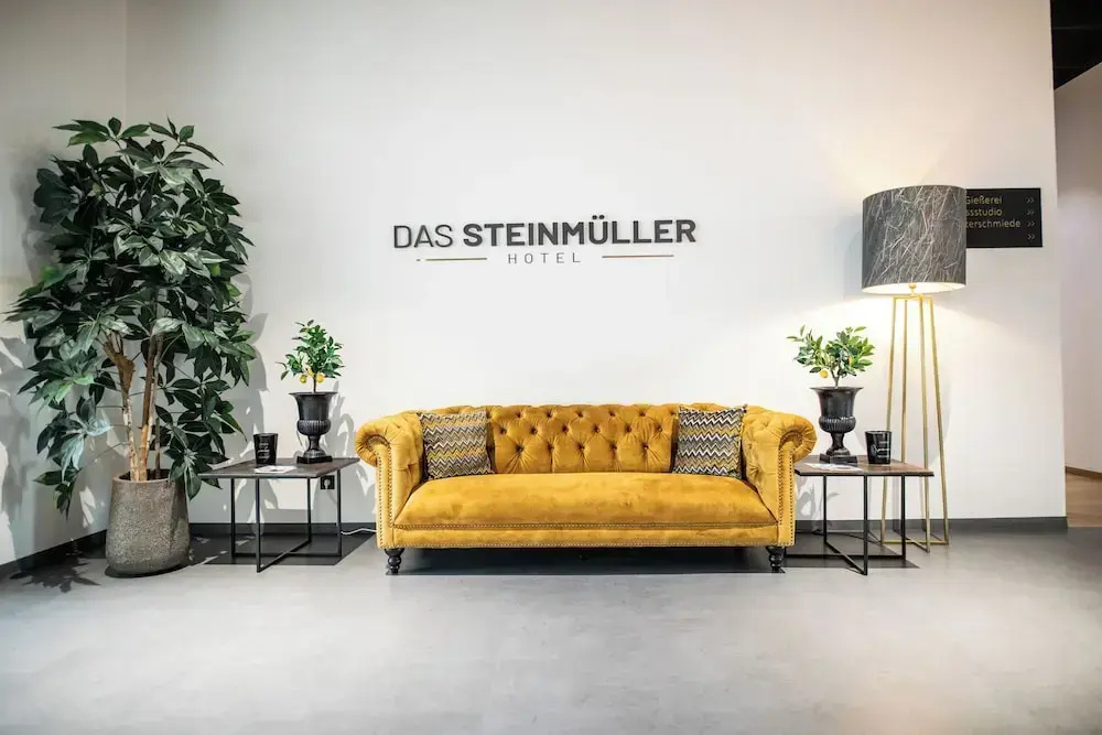 Lobby & Reception