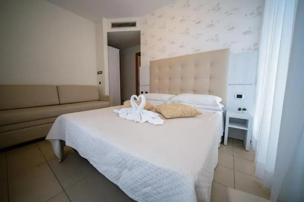 Superior Double room (full double bed)