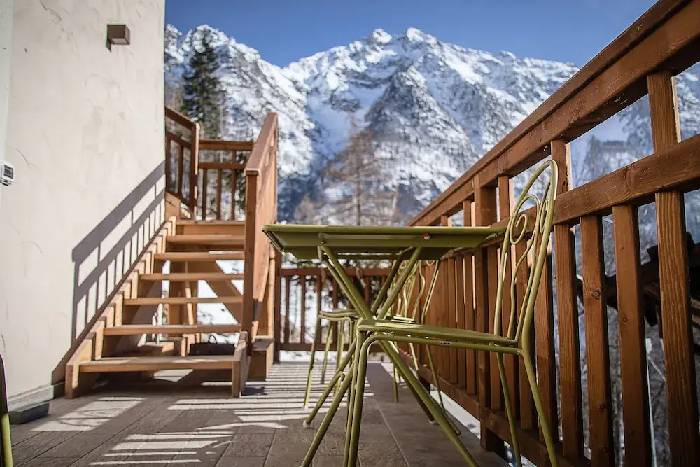 Balcony & Terrace