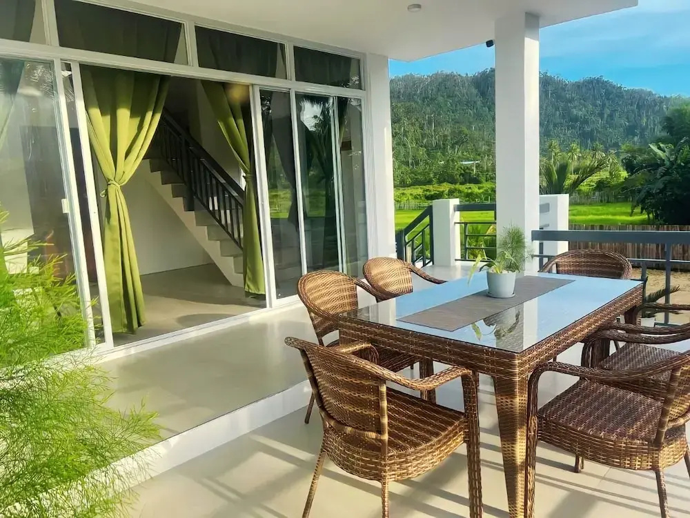 Royal Suites Port Barton