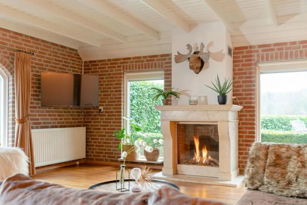 Luxury group accommodation for 14 people