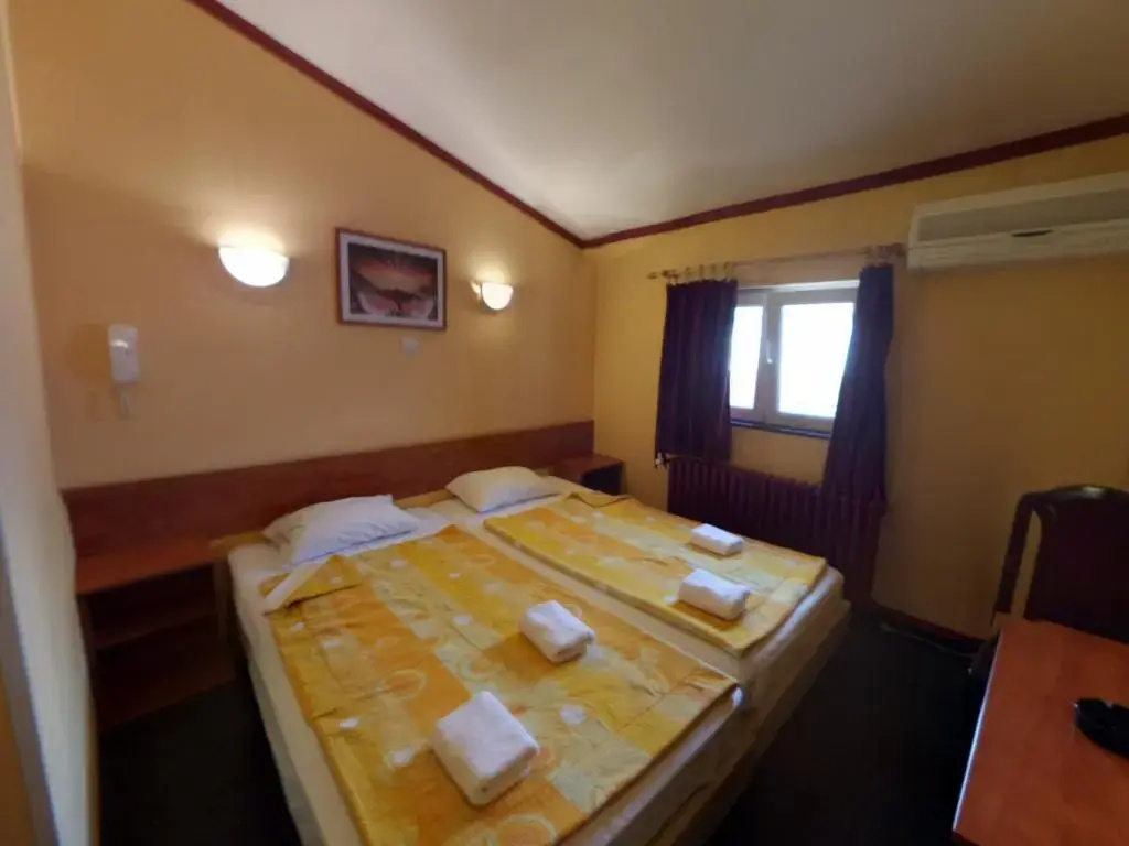 Standard Double room (full double bed)