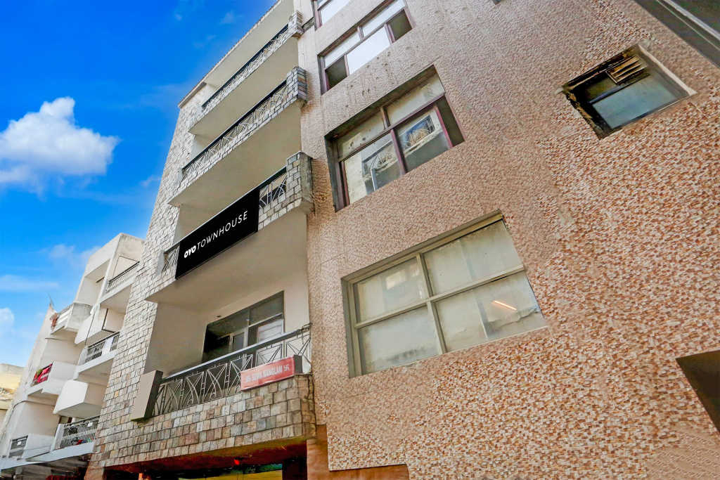 Townhouse Super A Square Residency Near Saket Metro Delhi