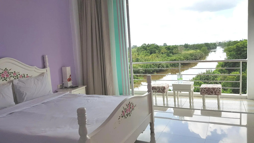Superior Double room (full double bed)