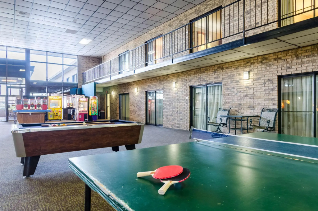 Quality Inn & Suites Salina West - фото 22