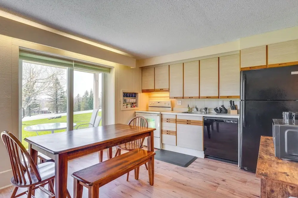 Ski-in/ski-out Peru Condo w/ Fire Pit & Grill! - фото 7