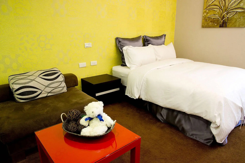 Urban Chic Inn