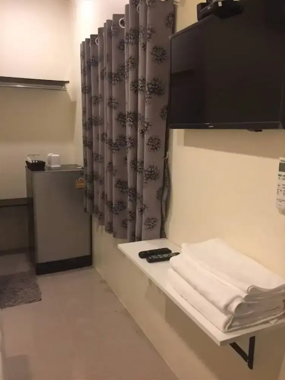 Standard Double room with balcony (full double bed)
