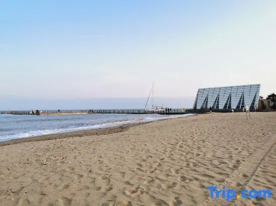 Beach & Waterfront