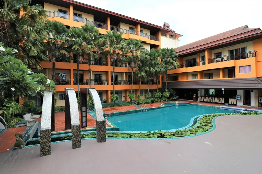 Superior Double room with city view (full double bed)