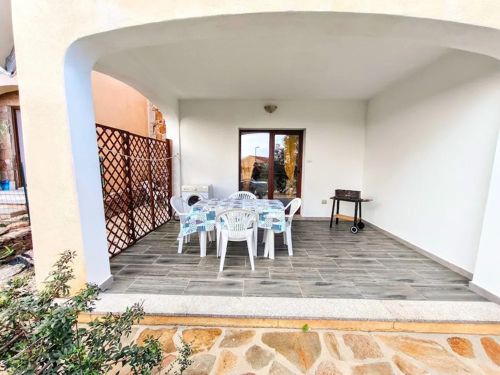 Seaside Apartment Near Budoni