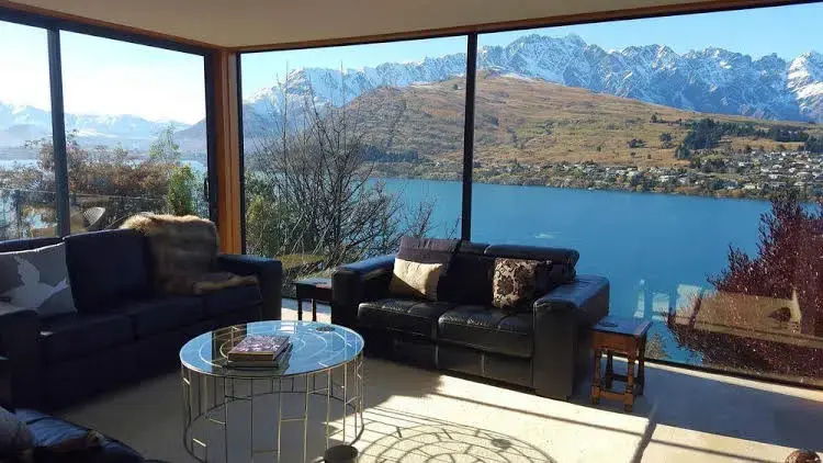 Amour Queenstown Bed and Breakfast