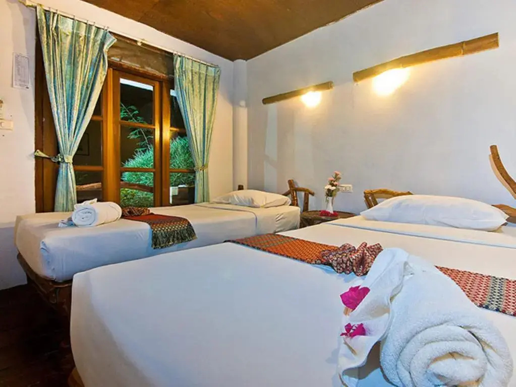 Building Double room with garden view (twin beds)