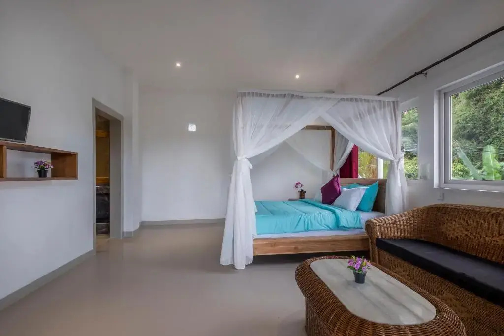 1 Bedroom Standard room with land view
