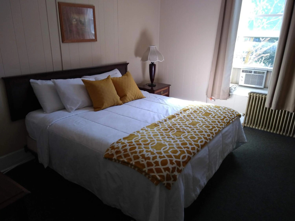 Hotel Wayne — 4