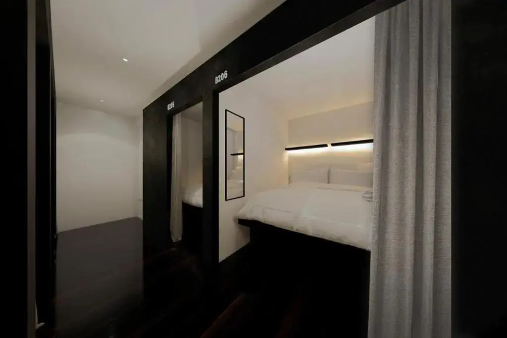 Bed in Dorm (full double bed)