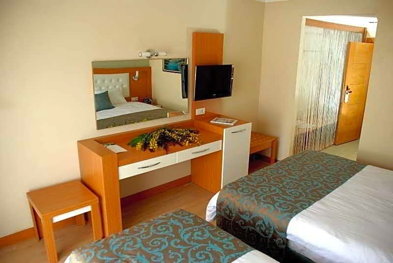 Одноместный номер Standard с видом на воду в Side Win Hotel