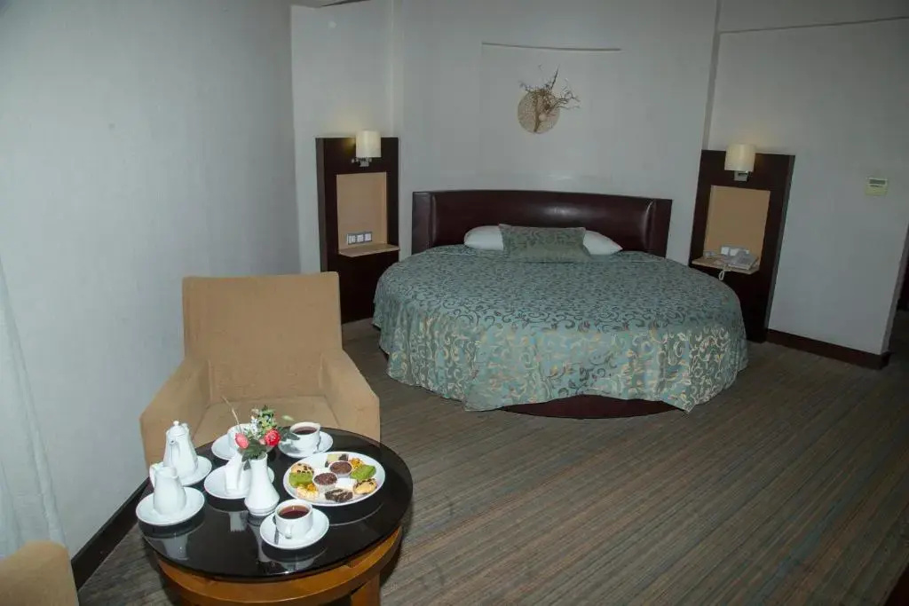 Mom Hotel - Chambres
