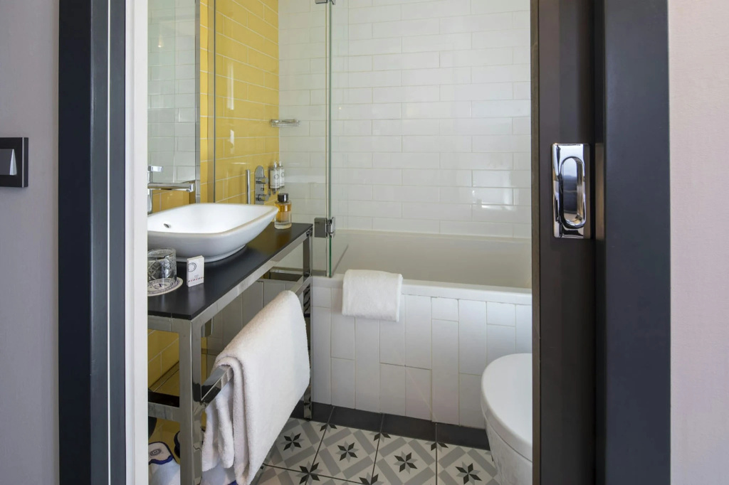 Hôtel Les Matins de Paris & Spa 19