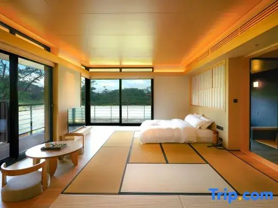 Quadruple Family Suite