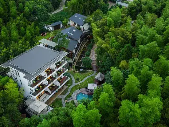 Bamboo and Suite by the River in MT.Mogan