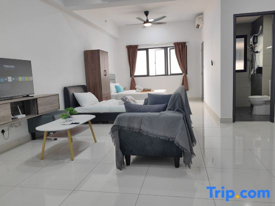 Deluxe Triple Suite