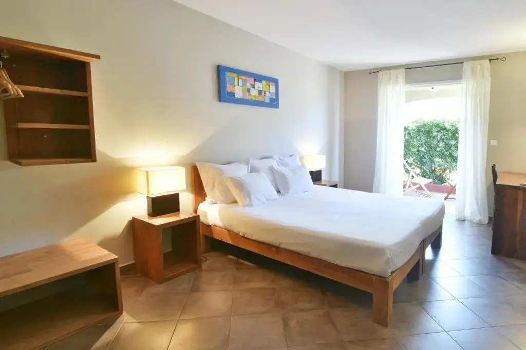Superior Double room with street view (full double bed)