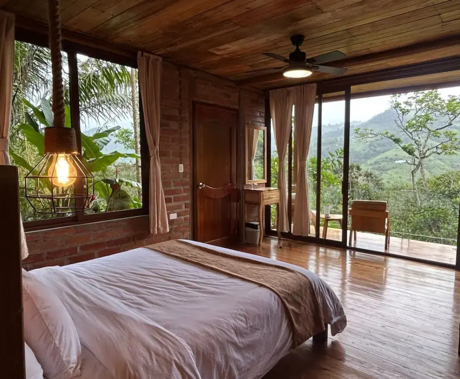 Superior Double room with balcony (full double bed)