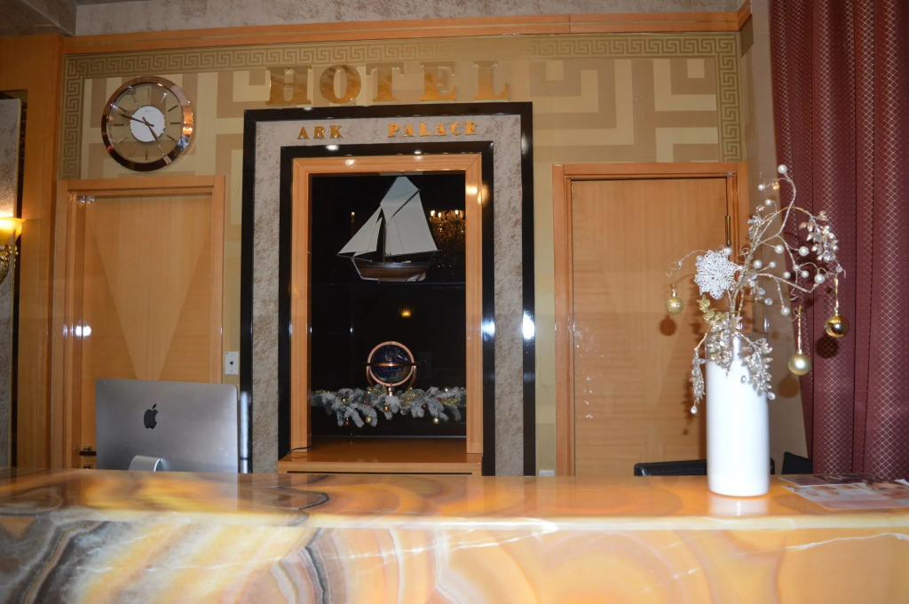 Ark Palace Hotel