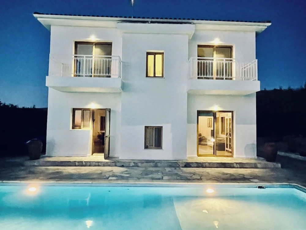 Spacious Luxury Private Sea View Villa