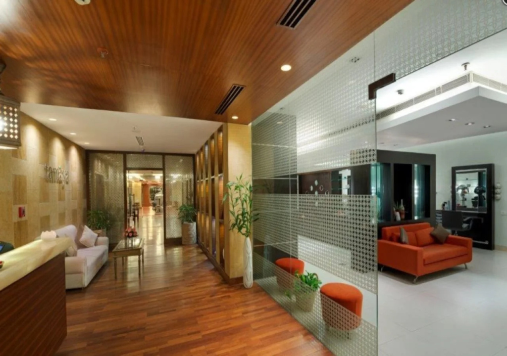 Lobby & Reception