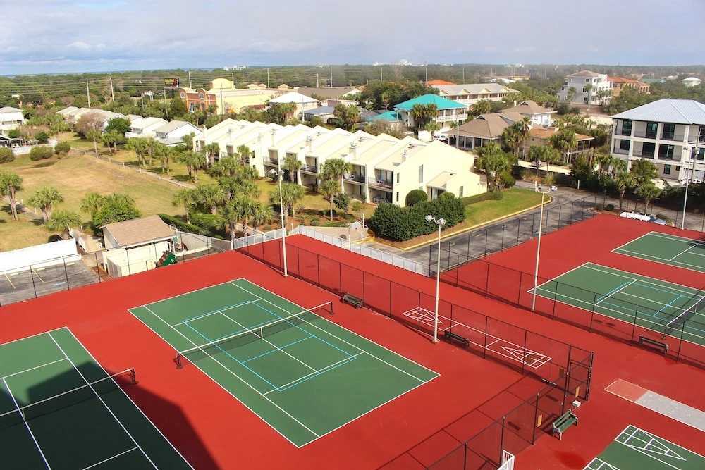 473 Mainsail 2 Bedroom Condo by RedAwning