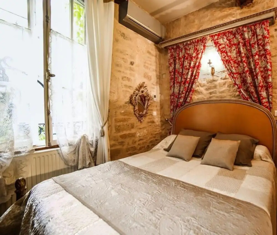 1 Bedroom Apartment with courtyard view