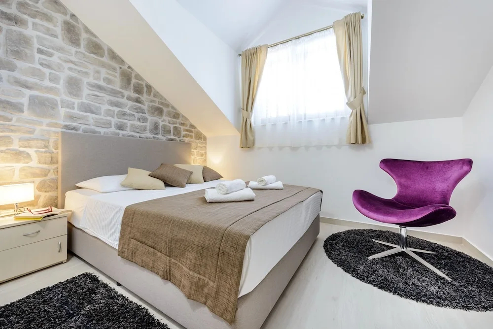 四間臥室標準家庭頂樓套房