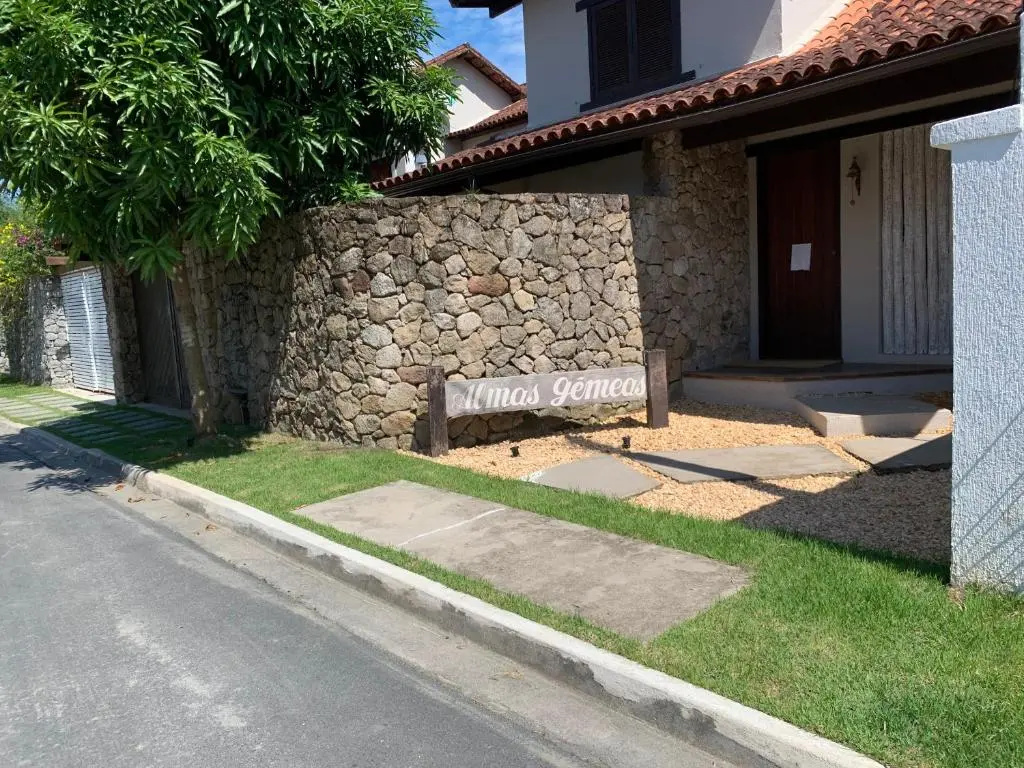 Almas Gêmeas suíte com cozinha praia da Ribeira