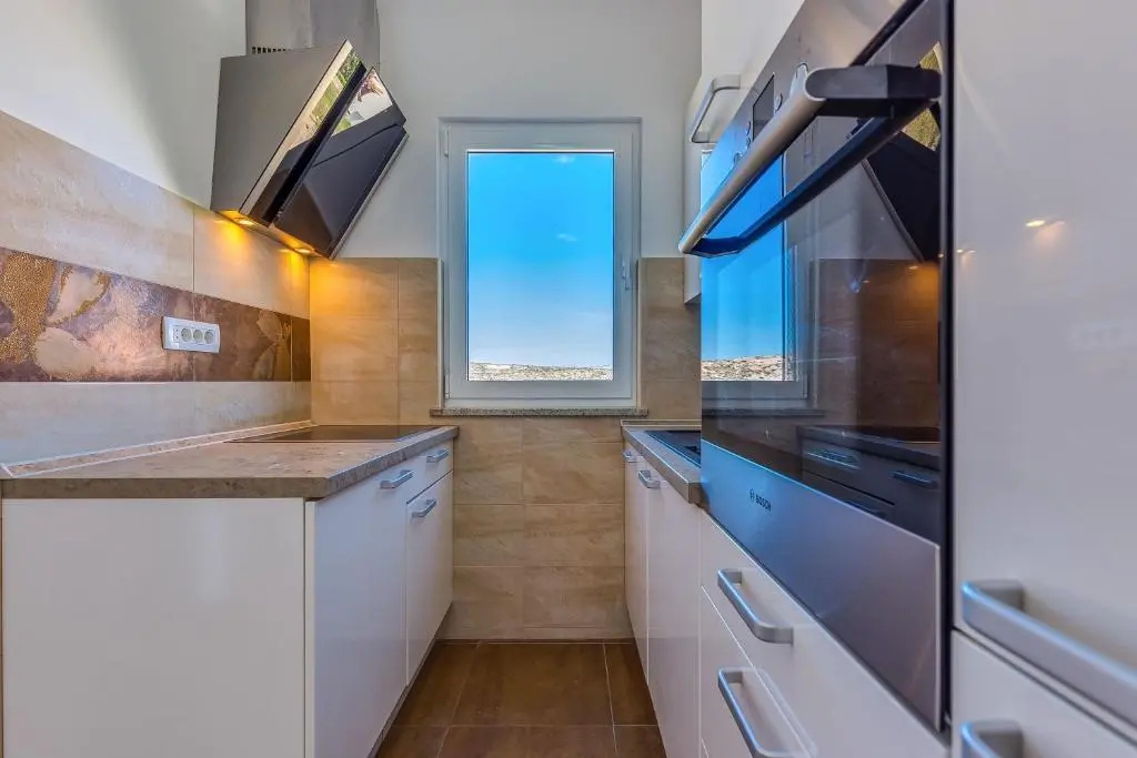 2 Bedrooms Apartment with balcony and with sea view