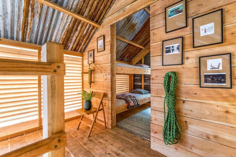 6 Person Cabin, Surrounded by Nature in Tintagel