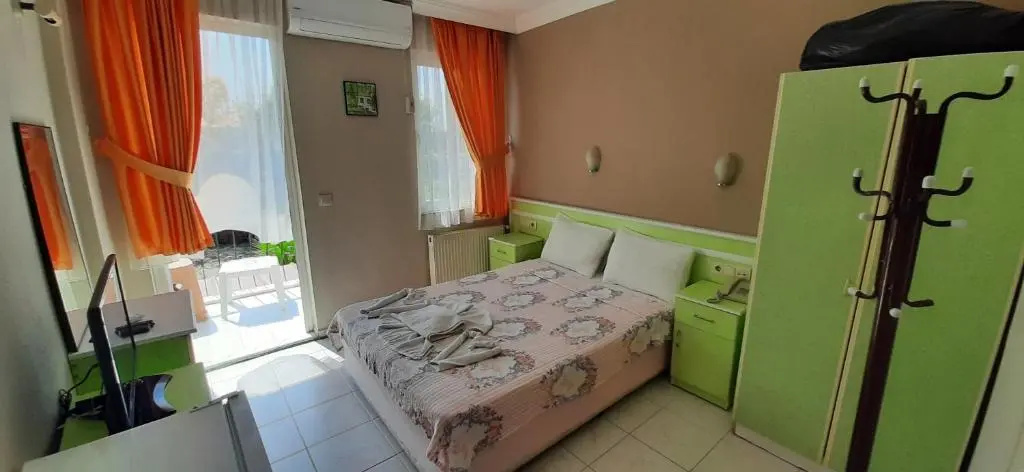 Standard Double room with balcony (full double bed)