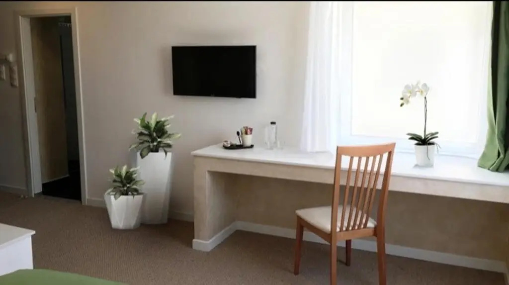 Economy room