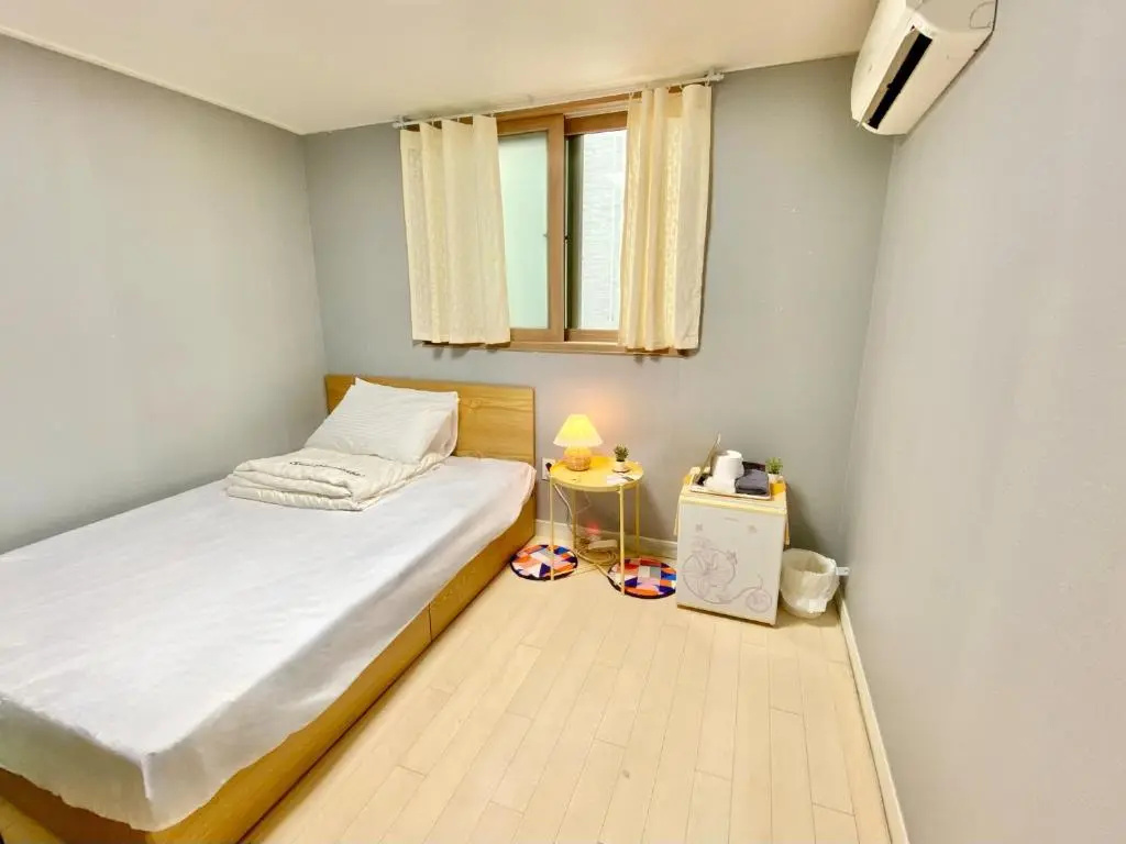 Standard Double room (full double bed)