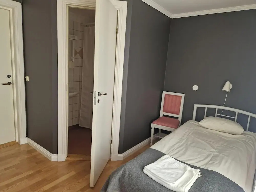 Economy room