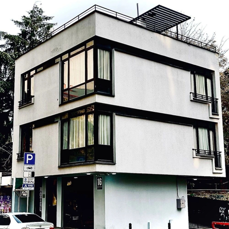 Chikovani Apartments