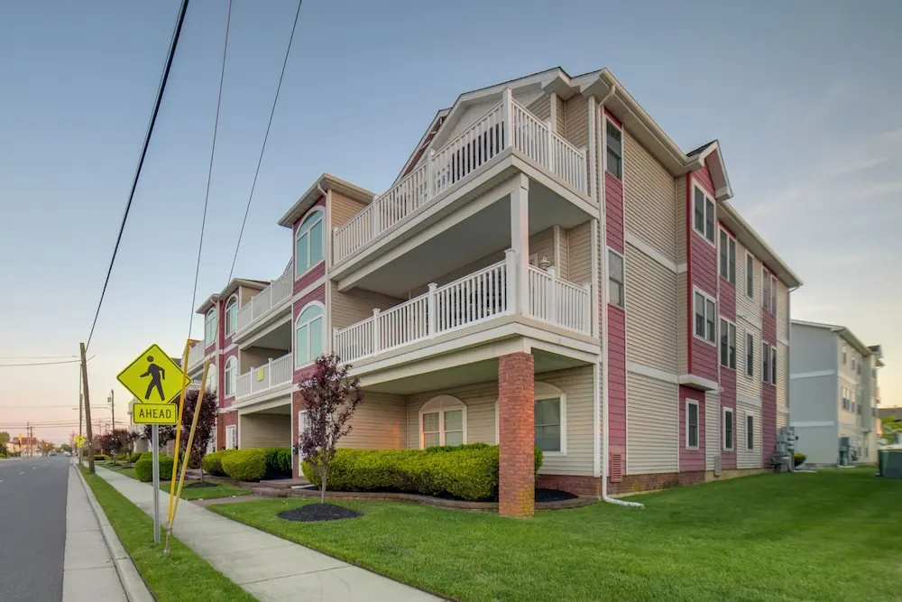 Walk to Beach & Boardwalk! Wildwood Getaway