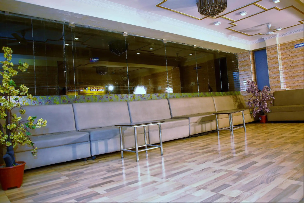 Lobby & Reception