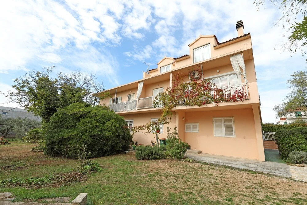 Apartments Near Hangar Beach