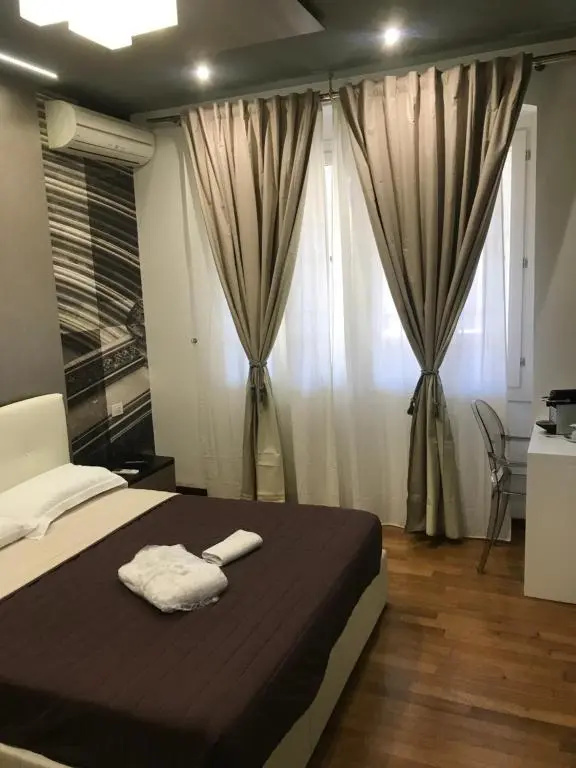 Superior Double room (full double bed)
