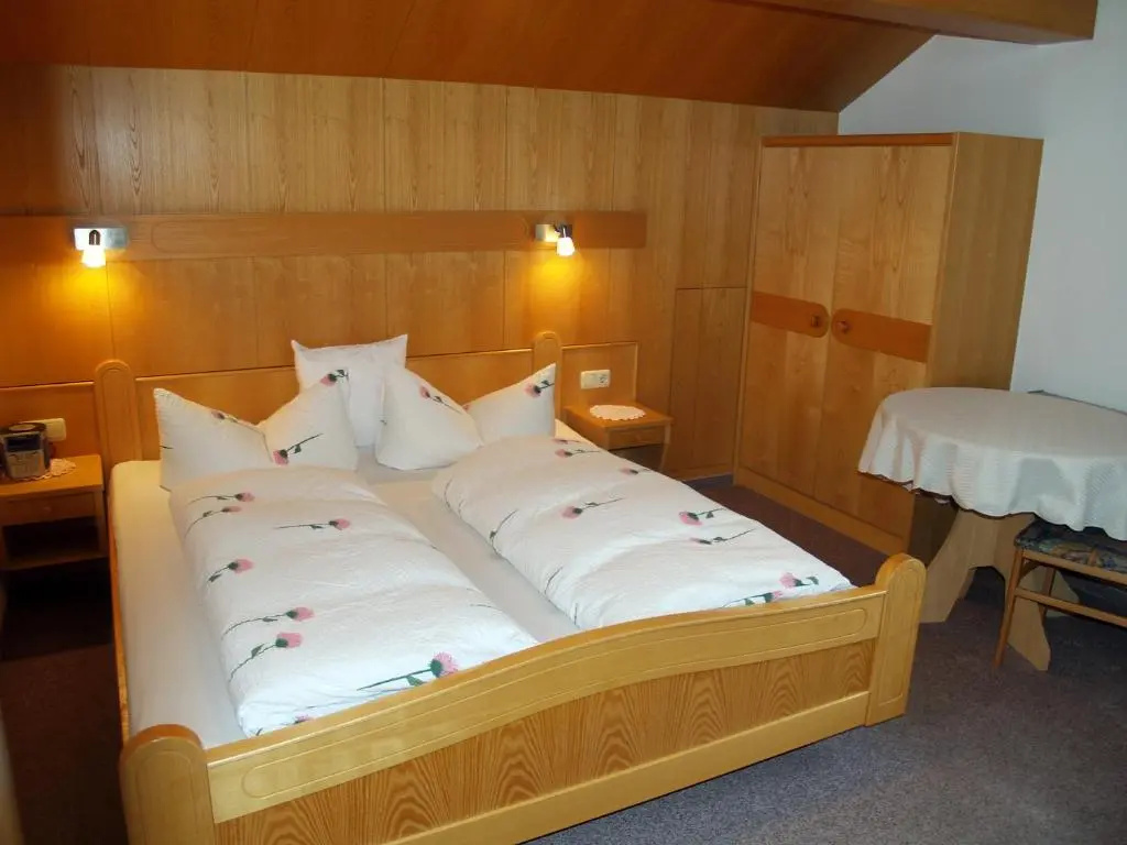 Standard Double room with balcony (full double bed)