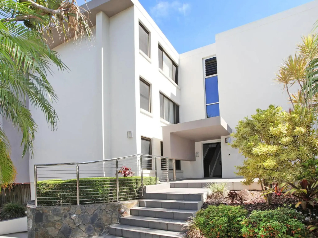 Windmill 4 - Two Bedroom Beachside Apartment on Parkyn Parade!