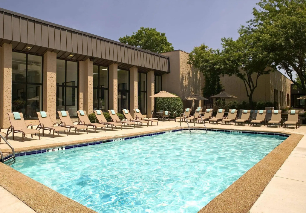 Sheraton Milwaukee Brookfield Hotel - Général